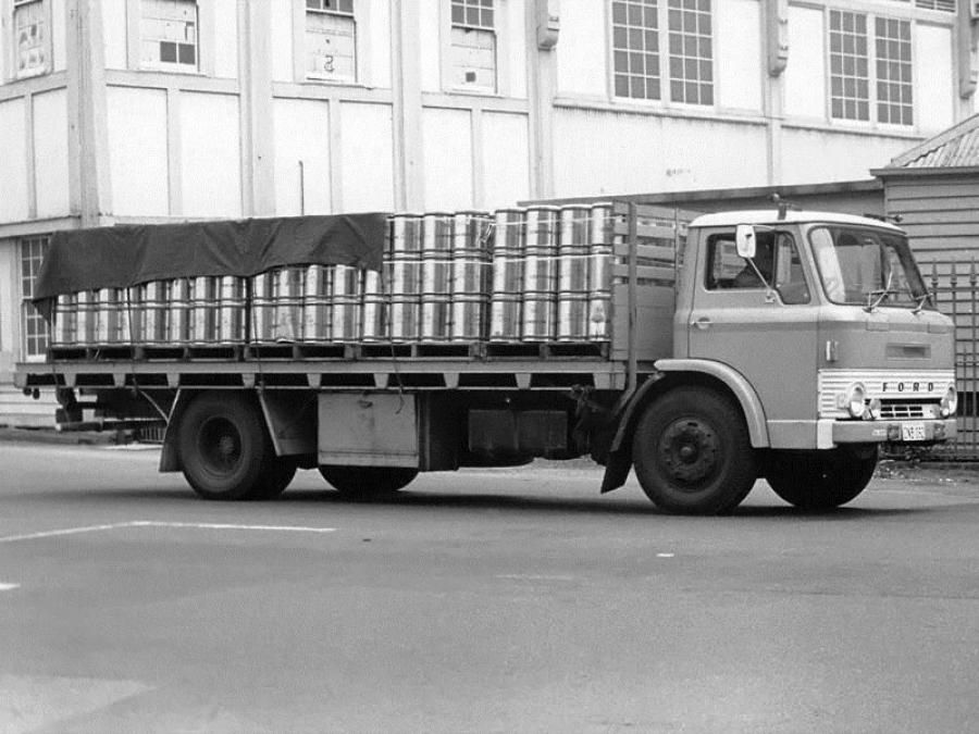  Ford D-Series 1965 года  (фото 12 из 20)